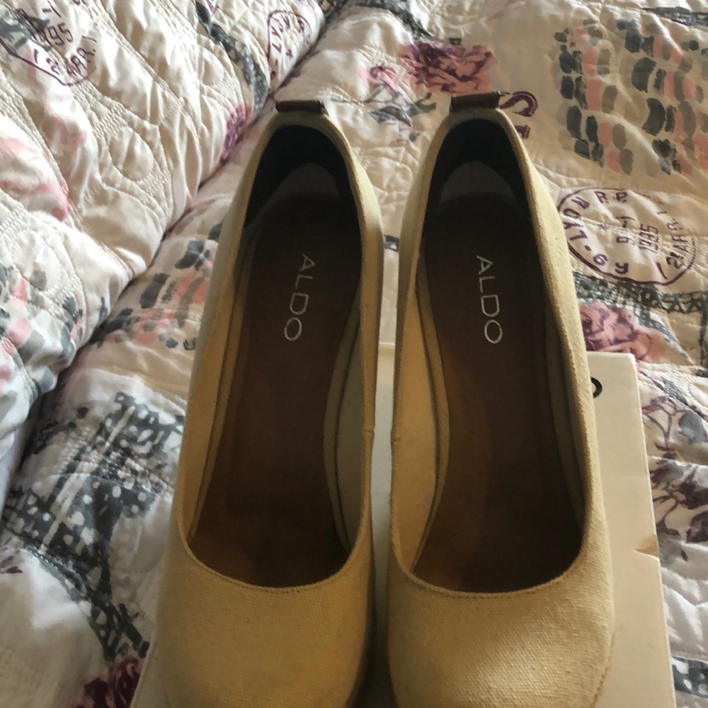 Canvass beige wedge ALDO Brand 9 womens